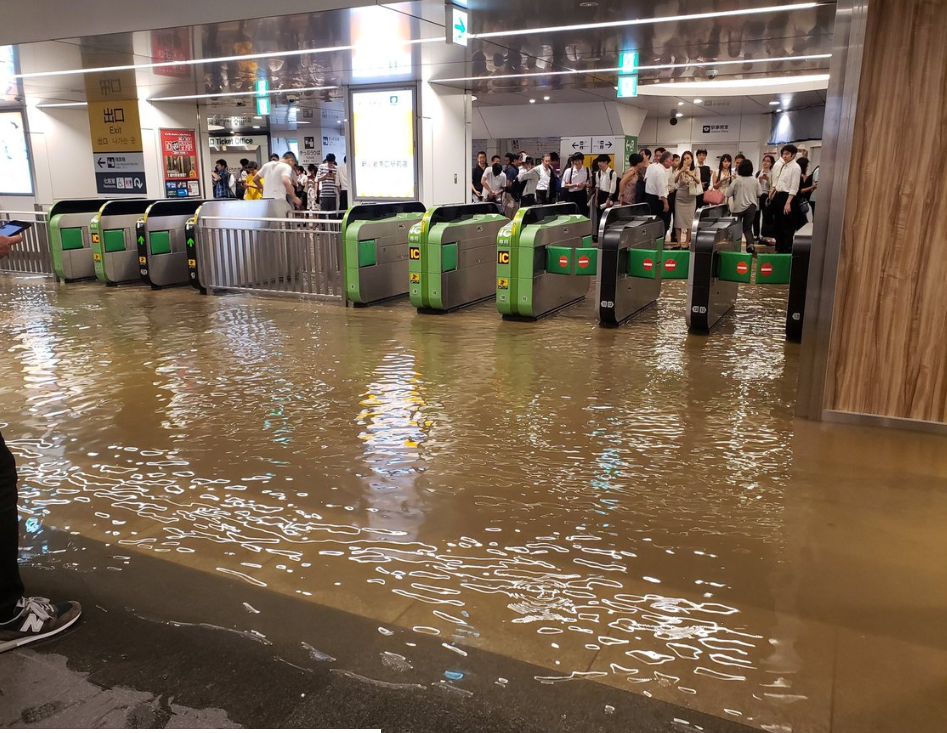 ゲリラ豪雨で新小岩駅が冠水 水が汚く被害がヤバい 現地の様子や画像 うさぎ好き主婦 ウサ子の日常